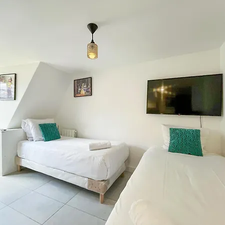 144 - Urban Charming In Apartment Paris