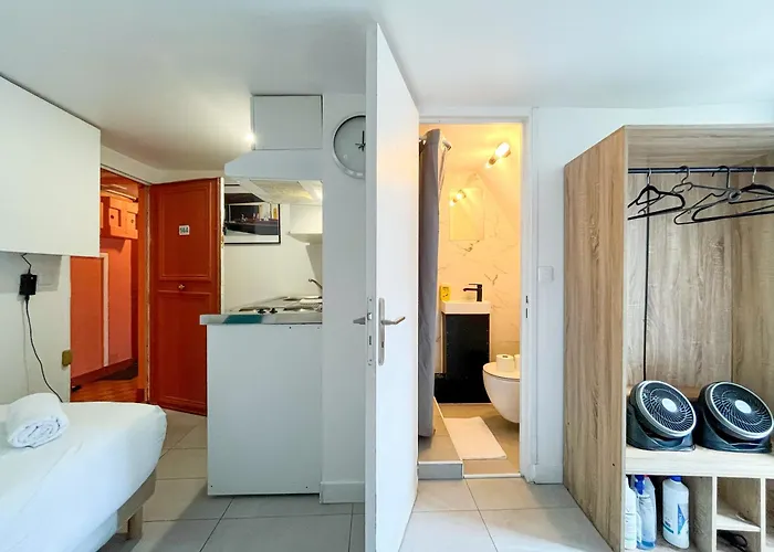 144 - Urban Charming In Paris